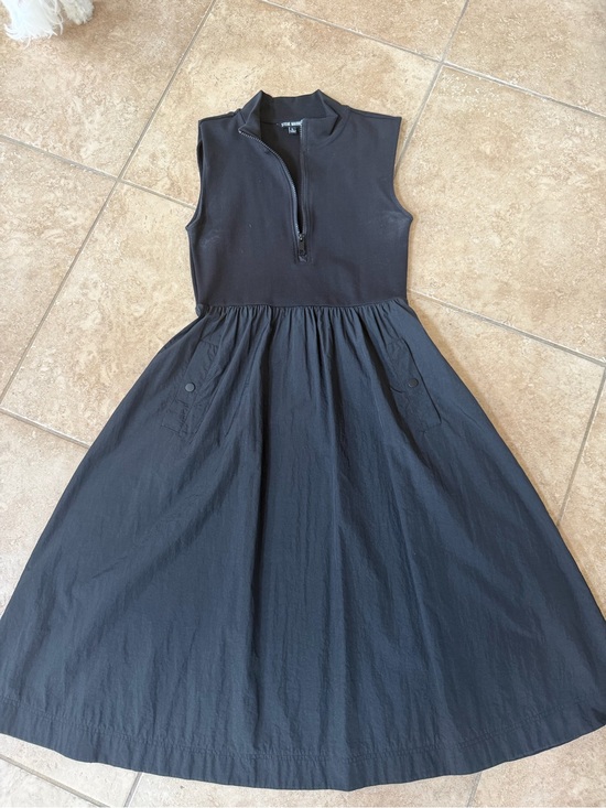 Steve Madden Dresses & Skirts - Steve Madden Black Sleeveless Zip-Front Casual Dress